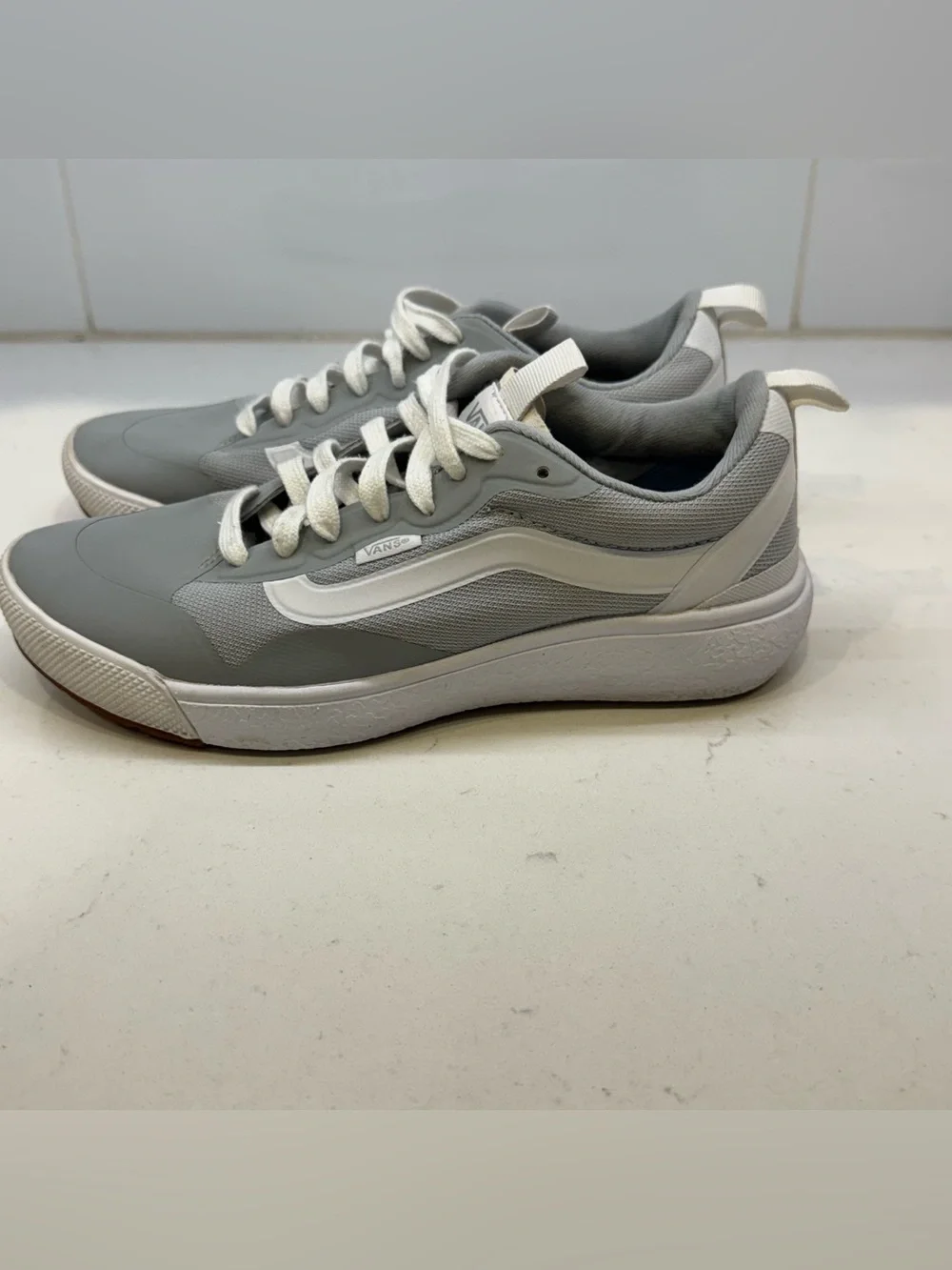 Vans UltraRange EXO Frost Gray True White Sneakers Women’s 8